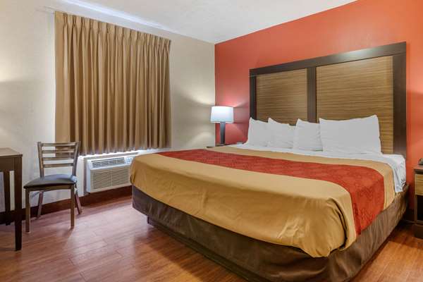 Suite - Econo Lodge Traverse City