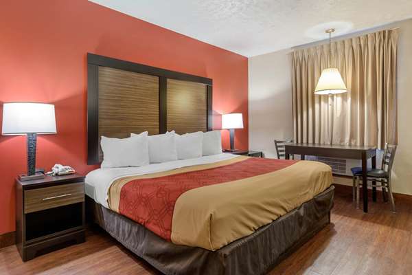  - Econo Lodge Traverse City