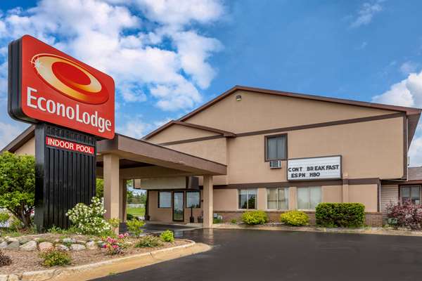 Exterior view - Econo Lodge Traverse City