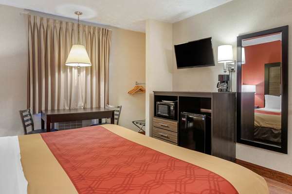  - Econo Lodge Traverse City