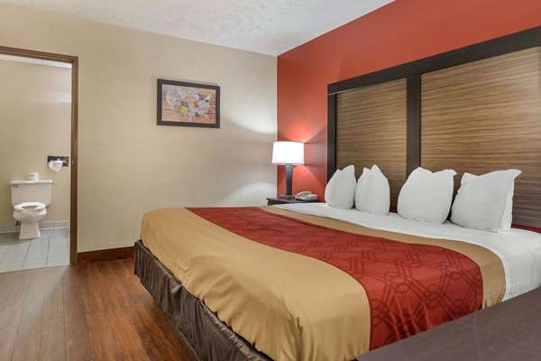  - Econo Lodge Traverse City