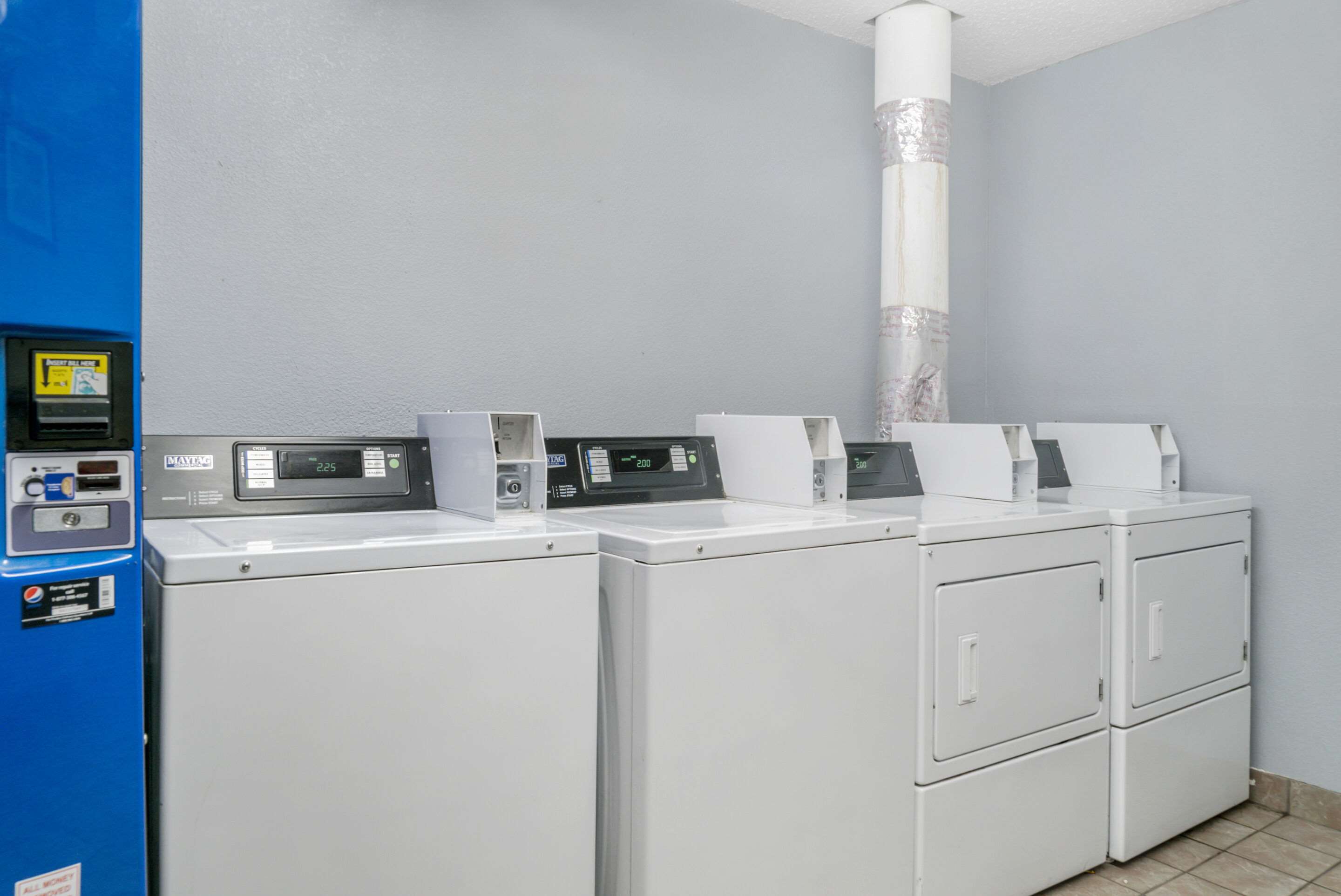 Guest laundry facilities | Quality Inn & Suites Banquet Center