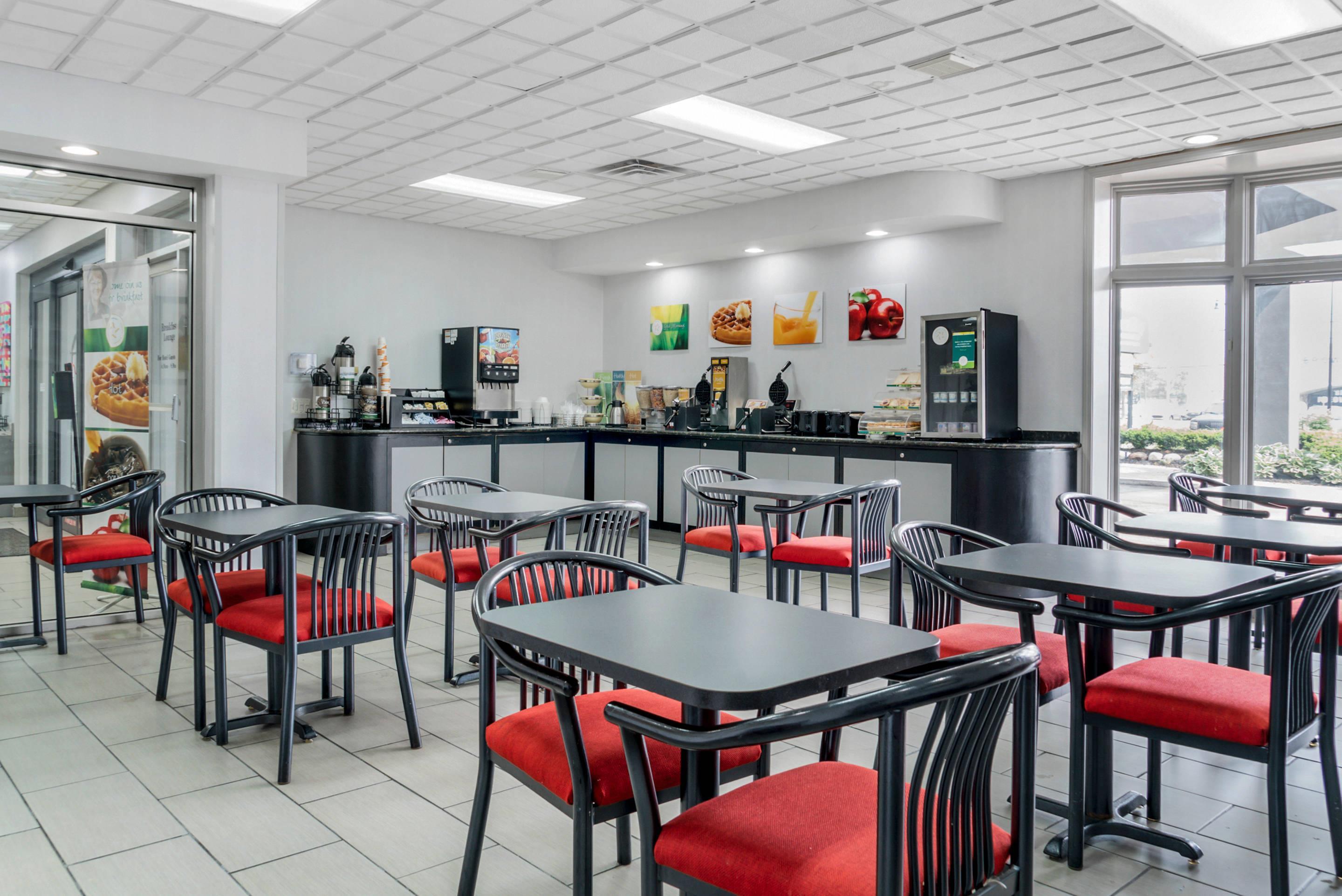 Breakfast area | Quality Inn & Suites Banquet Center