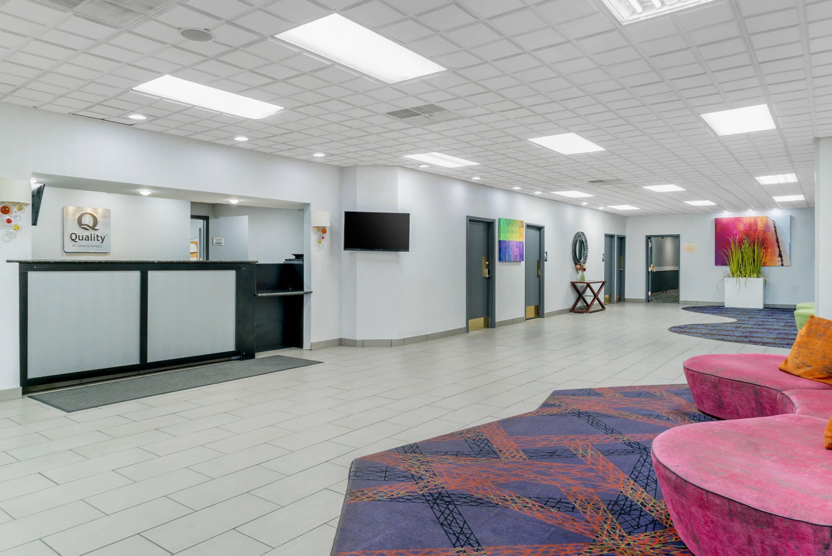 Hotel lobby | Quality Inn & Suites Banquet Center