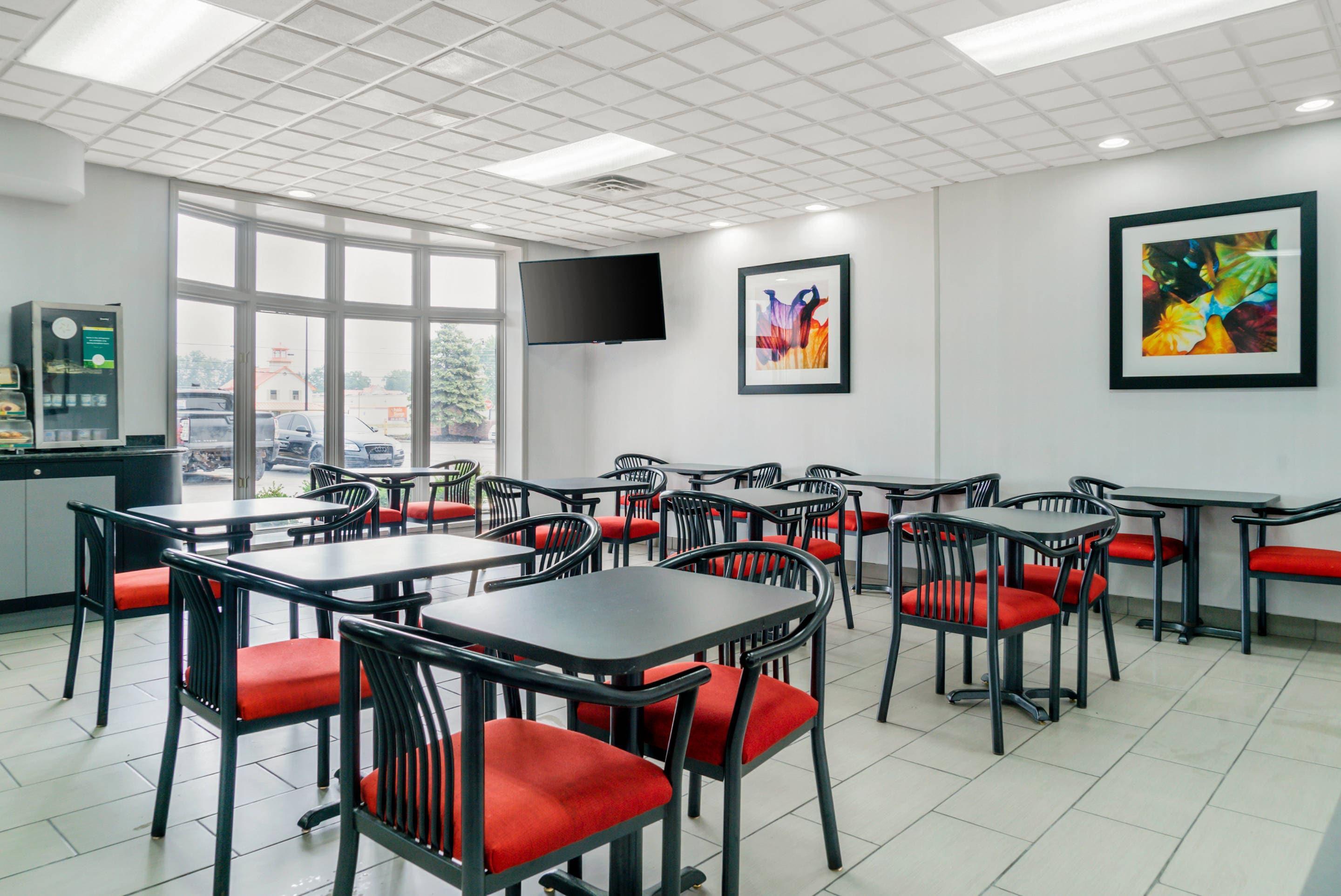Breakfast area | Quality Inn & Suites Banquet Center