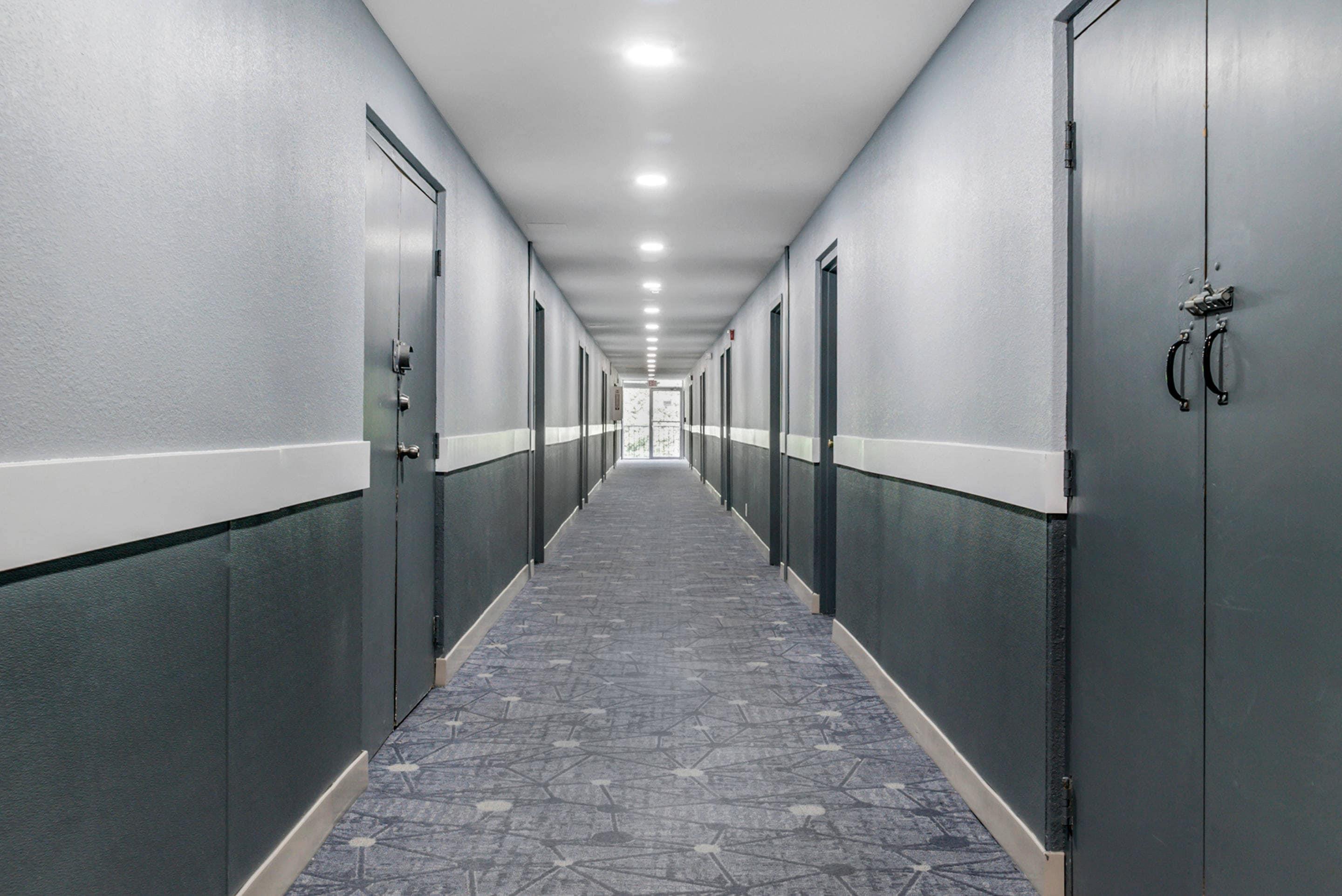 Interior corridors | Quality Inn & Suites Banquet Center