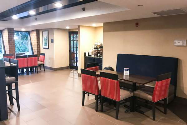 Amenities - Comfort Inn Farmington Hills