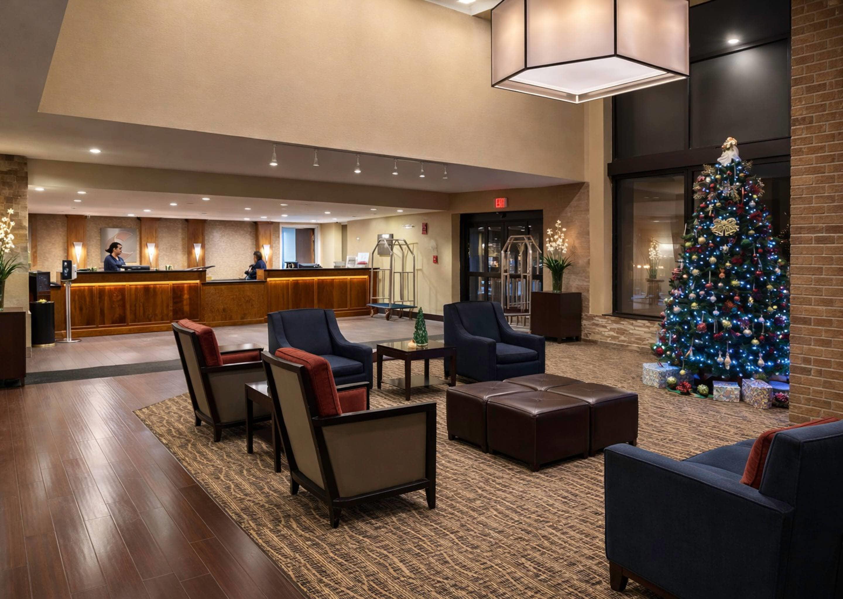 Spacious lobby with sitting area | Comfort Inn