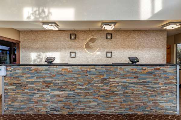  - Comfort Suites Auburn Hills - I-75, Exit 79