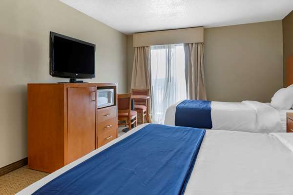 Suite - Comfort Suites Auburn Hills - I-75, Exit 79