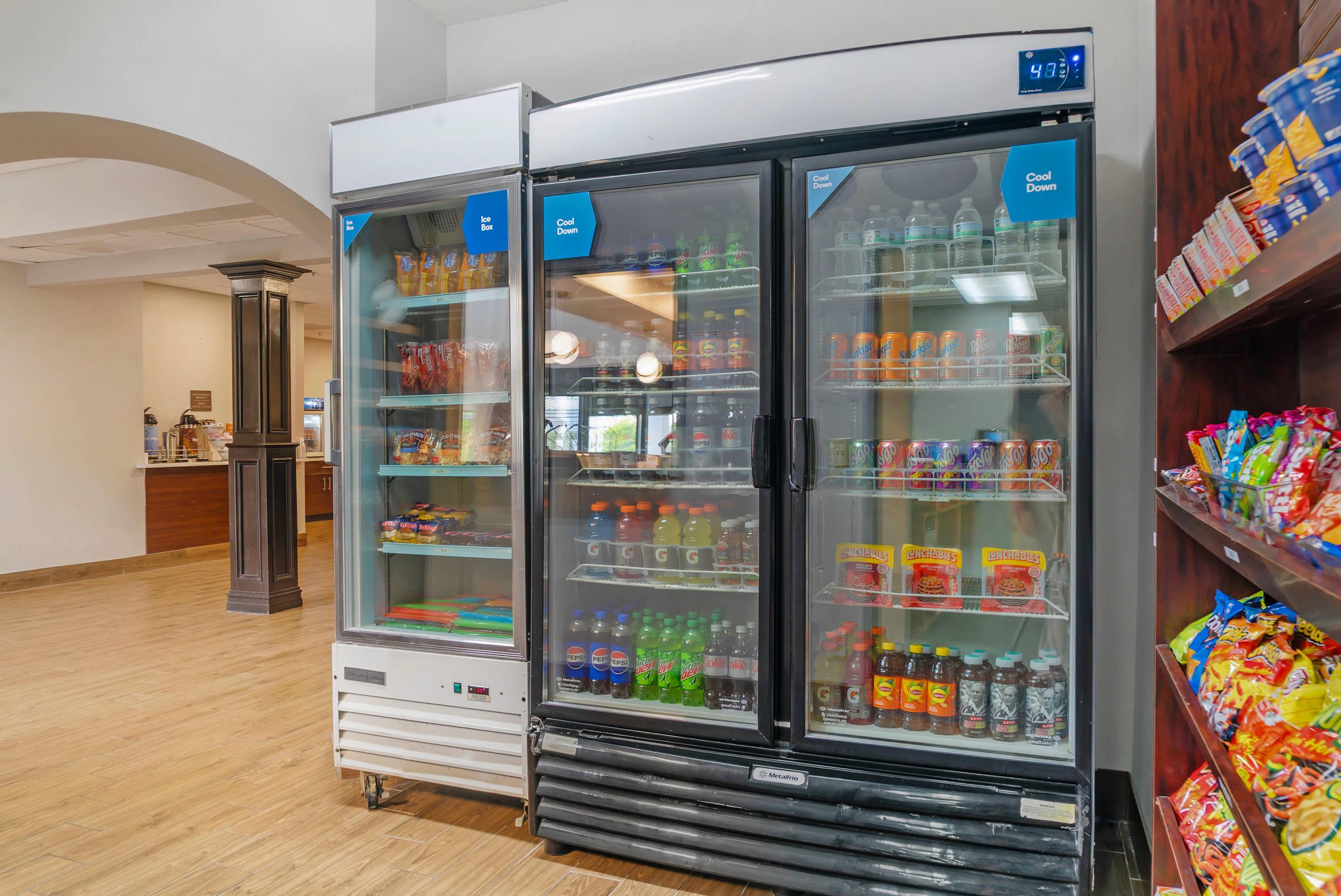 Hotel vending area | Comfort Suites Auburn Hills-Detroit