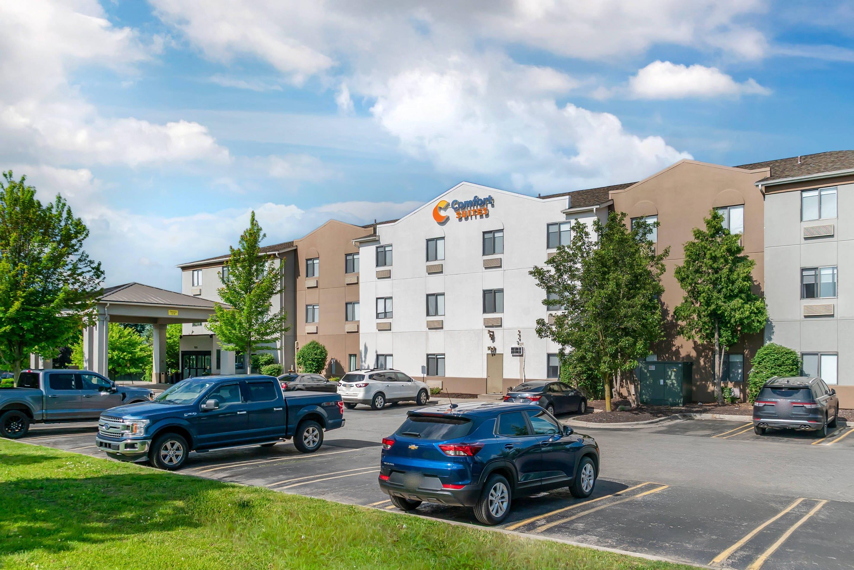 Hotel exterior | Comfort Suites Auburn Hills-Detroit