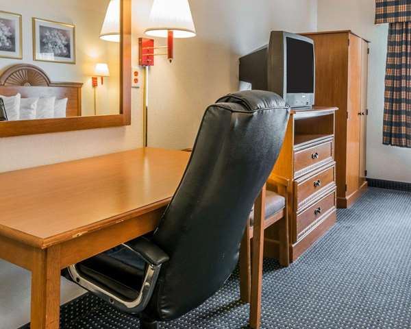  - Quality Inn Kalamazoo - I-94, Exit 80