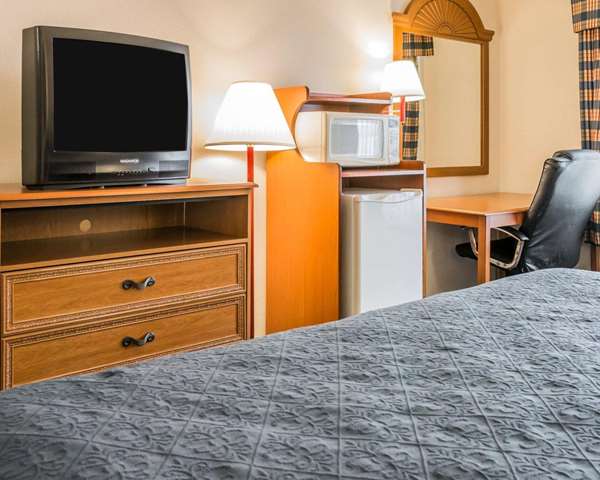  - Quality Inn Kalamazoo - I-94, Exit 80