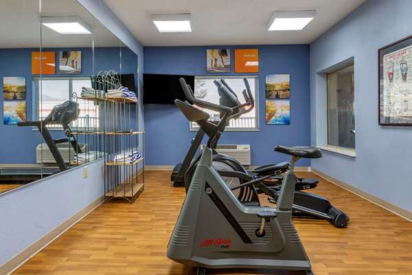 Fitness/ Exercise Room - Comfort Inn & Suites Paw Paw