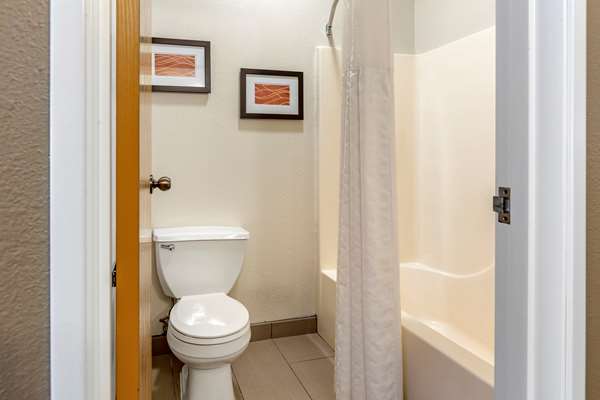  - Comfort Inn & Suites Paw Paw