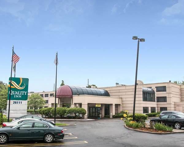 Exterior view - Quality Inn Southfield