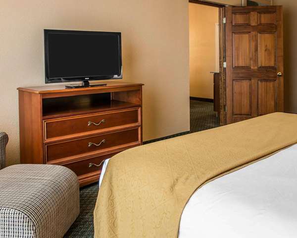Suite - Quality Inn Southfield