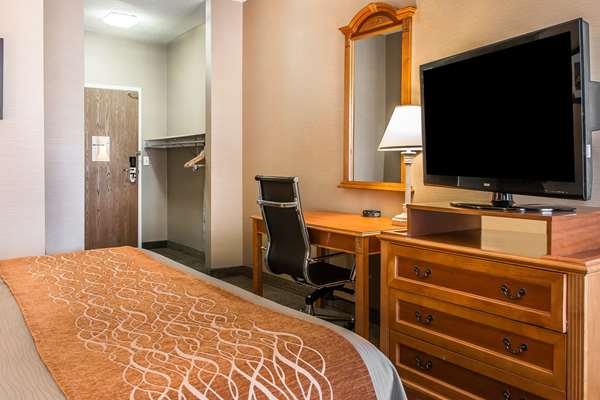  - Comfort Inn Chelsea - I-94, Exit 159