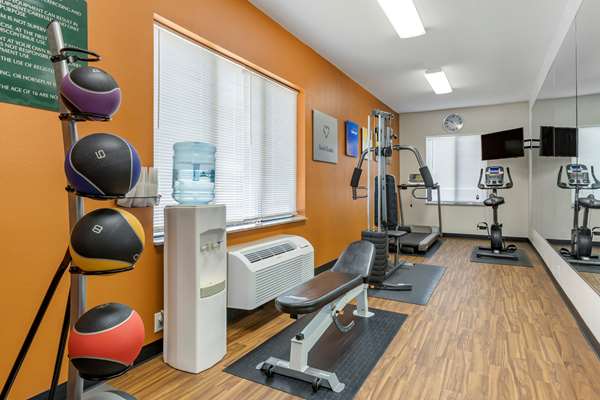 Fitness/ Exercise Room - Comfort Suites Grandville