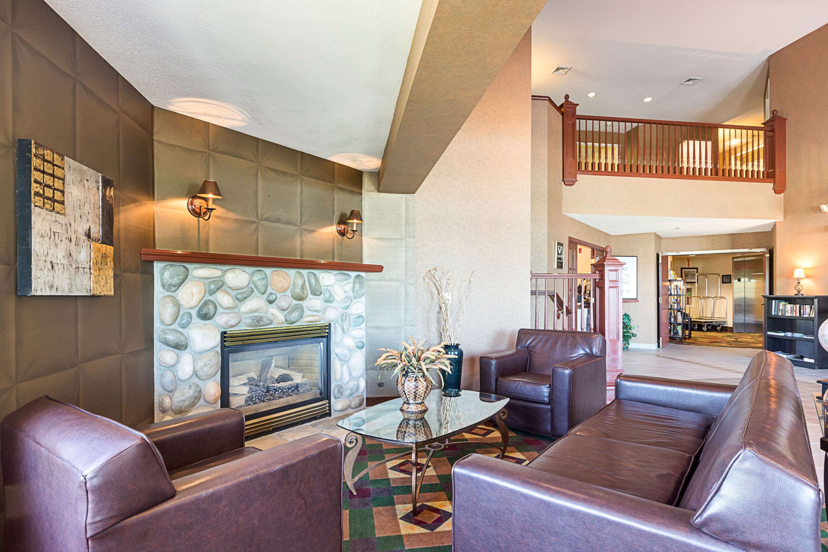 Spacious lobby | Sleep Inn & Suites Acme – Traverse City