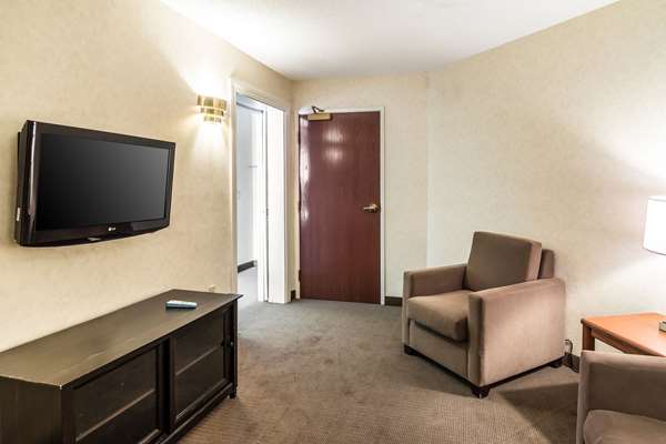 Suite - Sleep Inn & Suites Acme
