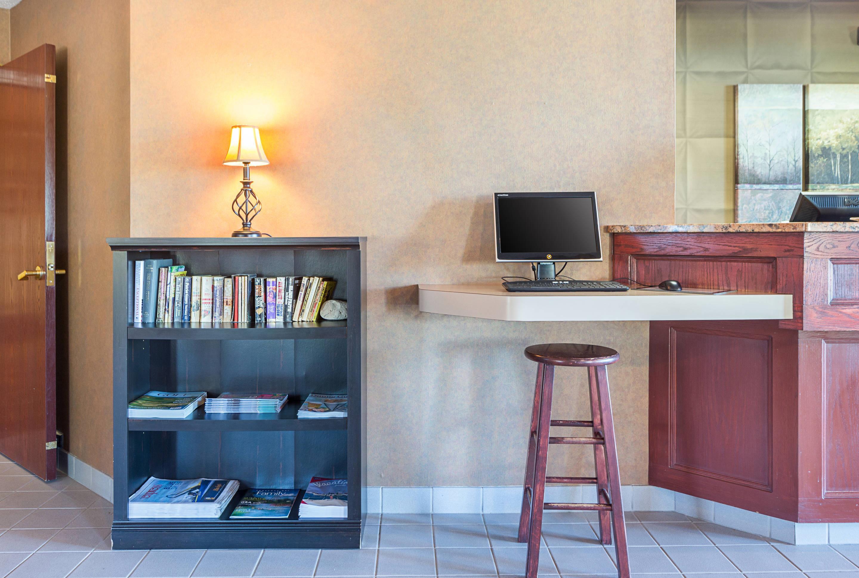 Business center | Sleep Inn & Suites Acme – Traverse City