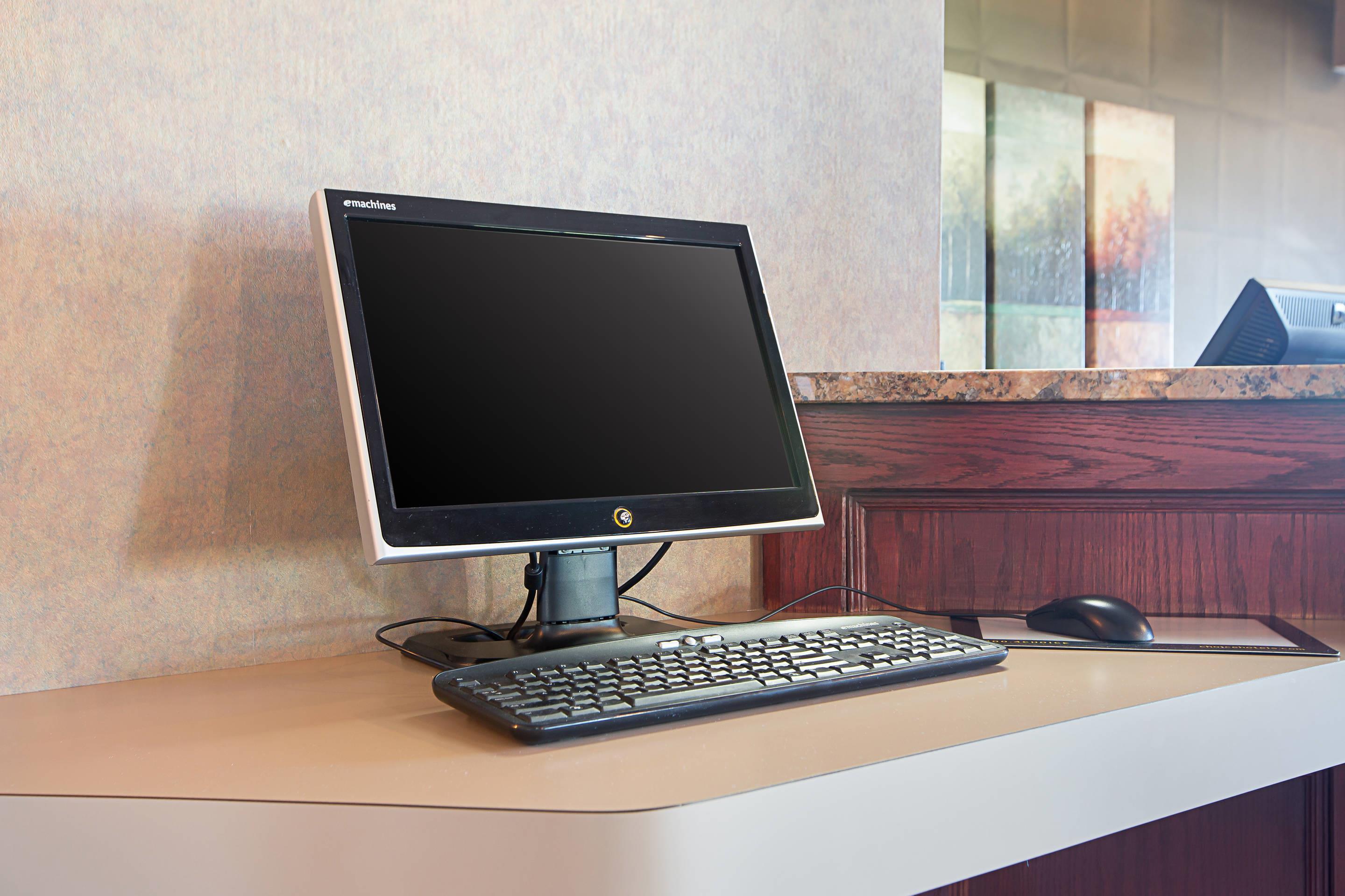 Business center | Sleep Inn & Suites Acme – Traverse City