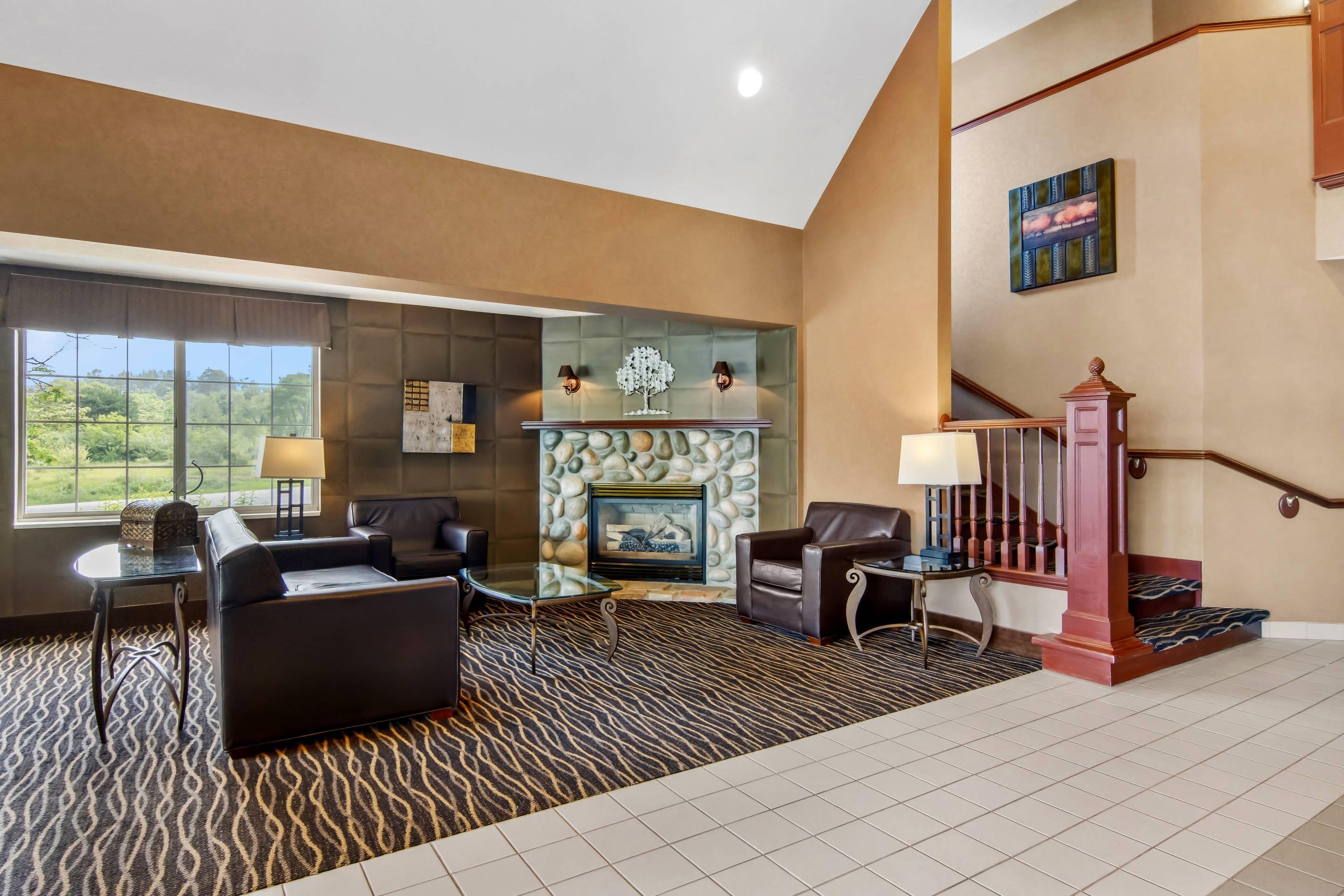 Hotel lobby | Sleep Inn & Suites Acme – Traverse City