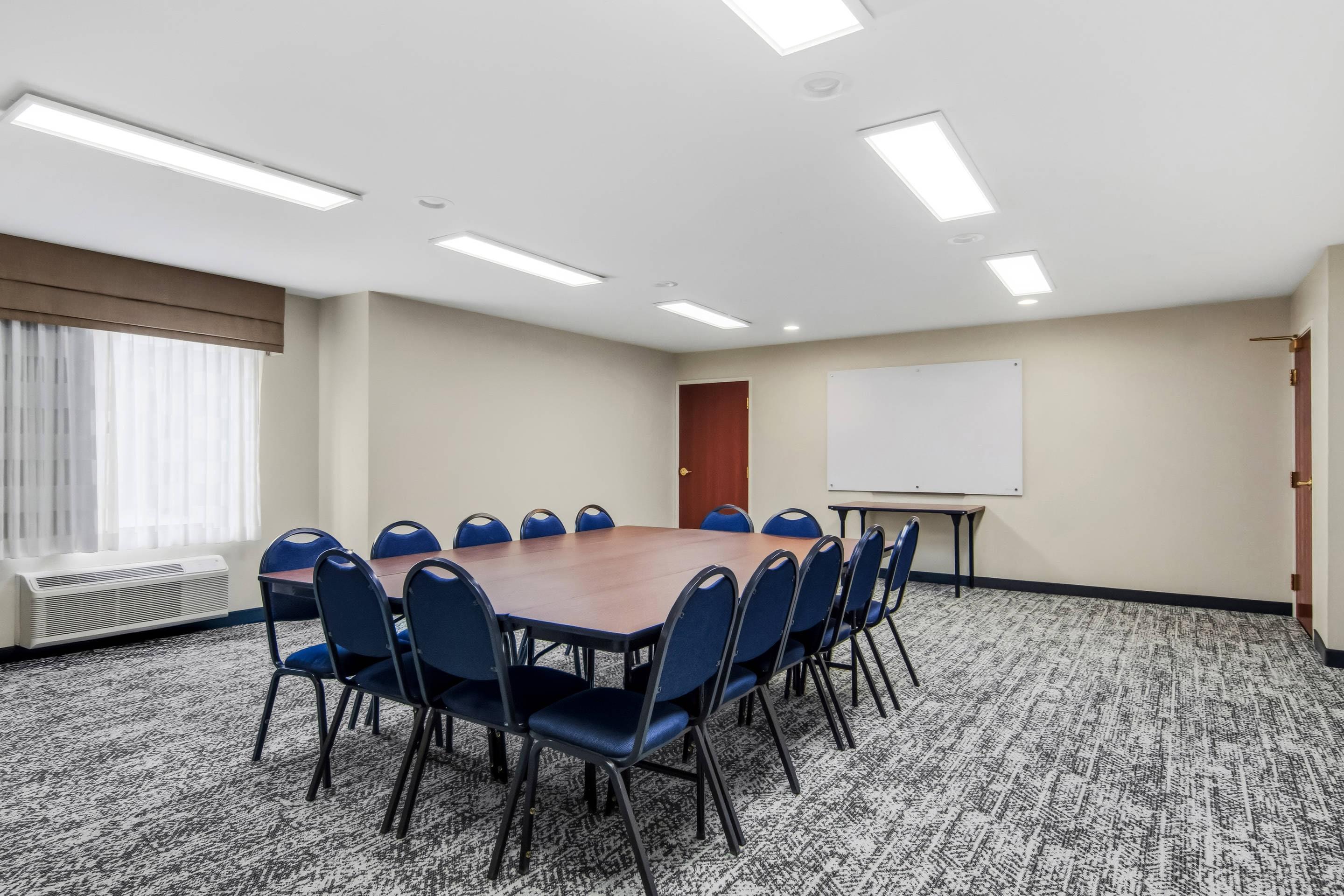 Meeting room | Sleep Inn & Suites Acme – Traverse City