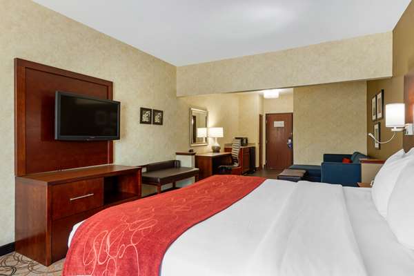  - Comfort Suites Southfield