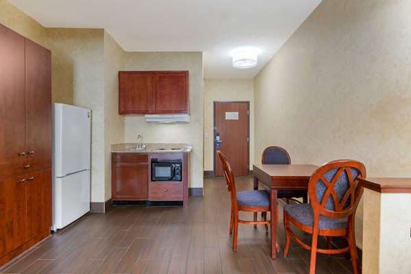  - Comfort Suites Southfield
