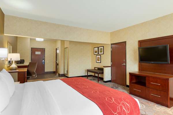  - Comfort Suites Southfield
