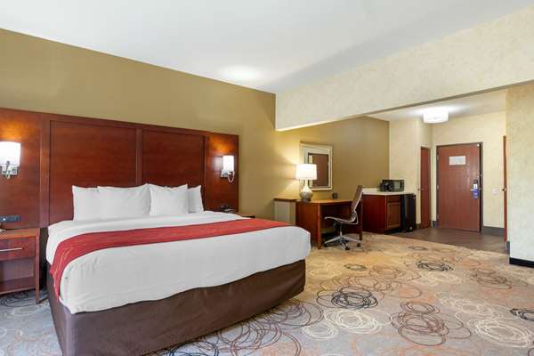  - Comfort Suites Southfield
