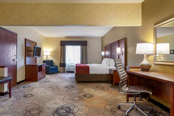  - Comfort Suites Southfield