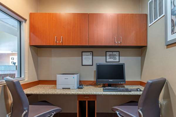Conference Area - Comfort Suites Southfield