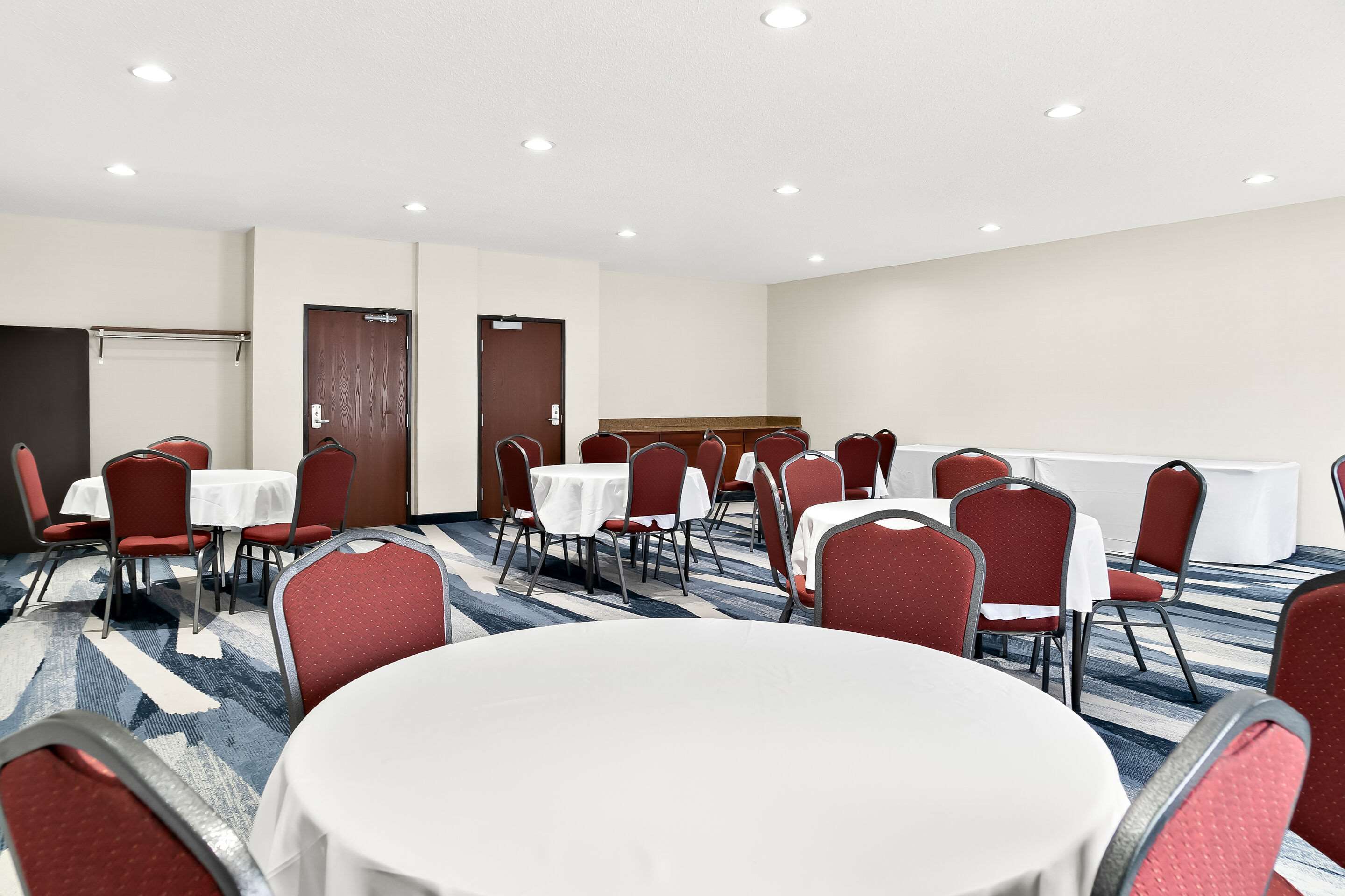 Large space for receptions, parties, anniversaries, and business