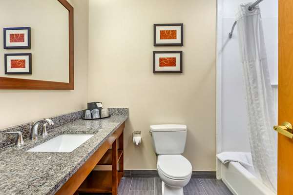  - Comfort Suites Southgate - I-75, Exit 37