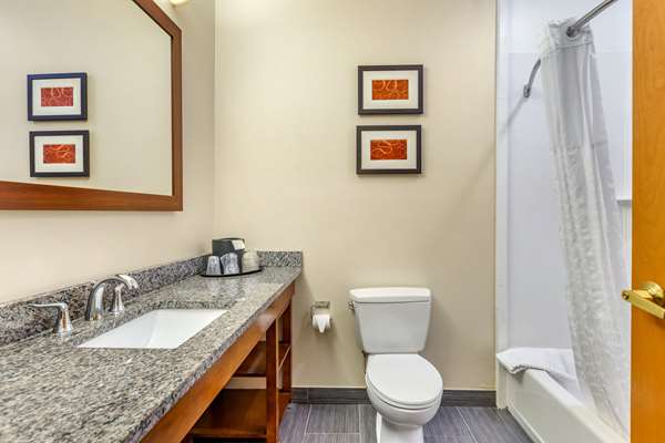  - Comfort Suites Southgate - I-75, Exit 37