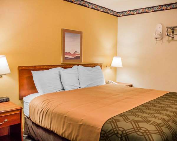  - Rodeway Inn Kalkaska