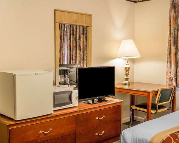  - Rodeway Inn Kalkaska