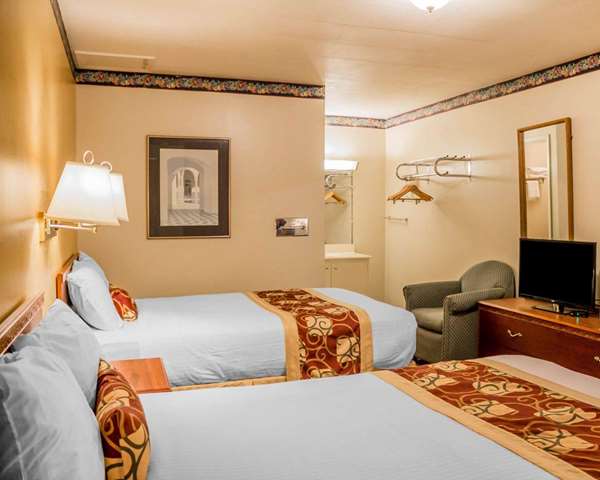  - Rodeway Inn Kalkaska