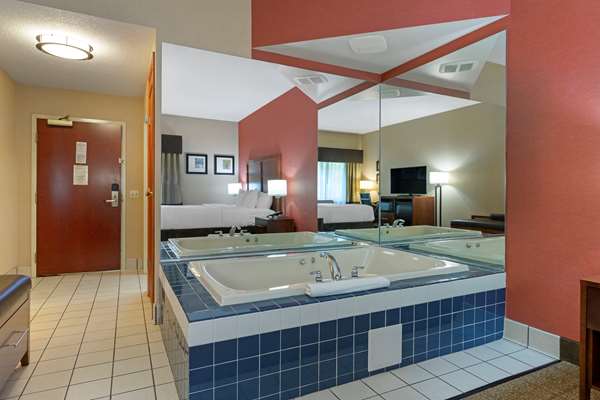  - Comfort Inn & Suites Jackson