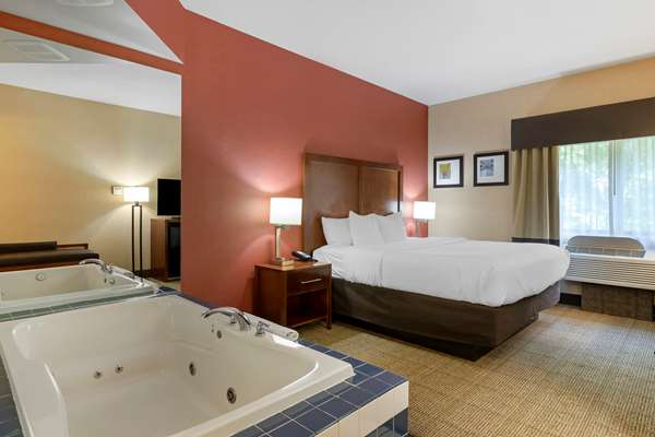  - Comfort Inn & Suites Jackson
