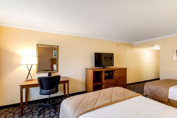 - Clarion Hotel Detroit Metro Airport Romulus