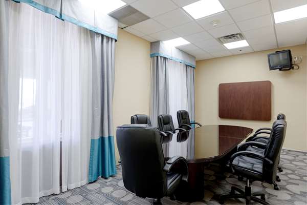  - Clarion Hotel Detroit Metro Airport Romulus