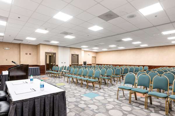  - Clarion Hotel Detroit Metro Airport Romulus