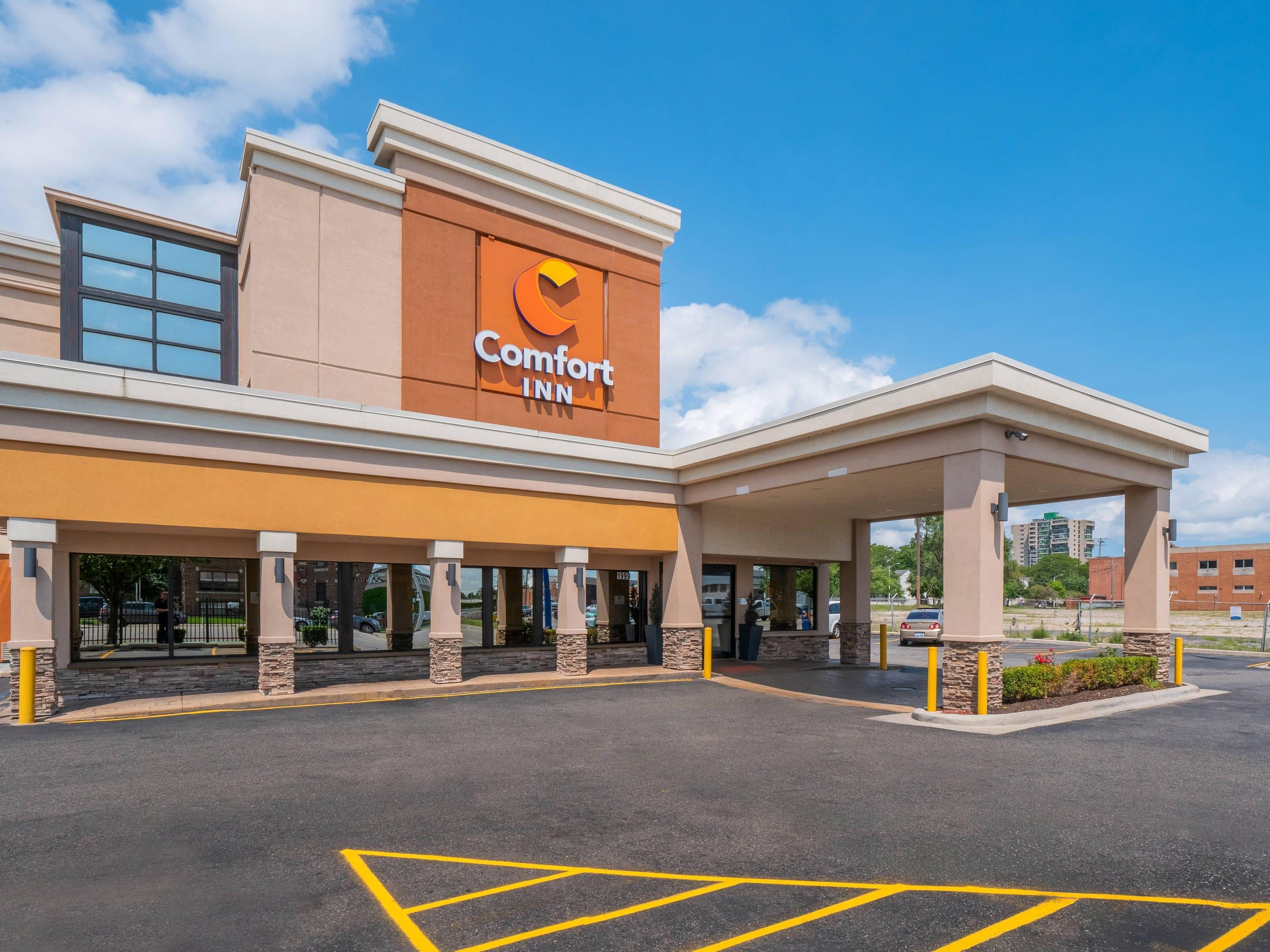 Hotel exterior | Comfort Inn Downtown Detroit
