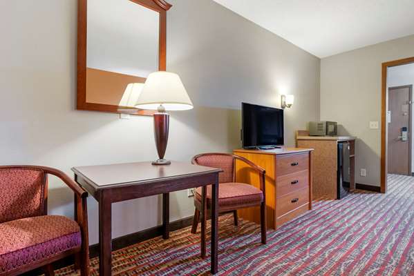  - Econo Lodge Lakeside Marquette