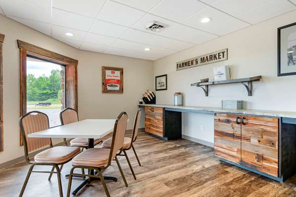 Amenities - Econo Lodge Lakeside Marquette